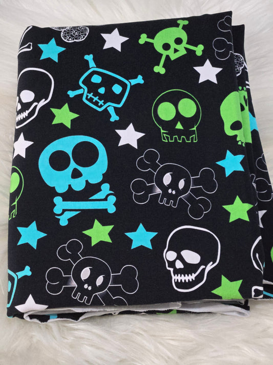 GREEN BLUE SKULLS CL 3/4YD